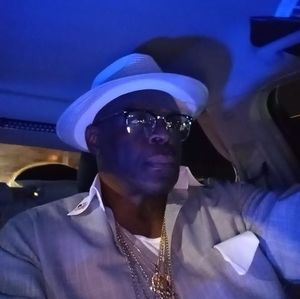 Meet your Posher, Derek